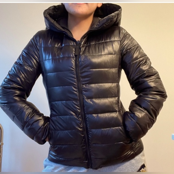 Zara Jackets & Blazers - Zara Puffy Shiny Black Winter Warm Jacket - size S
